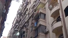 أول رد رسمي من محافظ الشرقية بشأن انهيار عقار بالزقازيق بعد الهزة الأرضية- صور