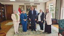 نقيب التمريض تبحث مع وزير المالية دعم وتحسين أوضاع هيئة التمريض