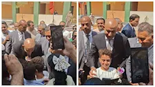 "روح احلق شعرك".. وزير التعليم يمازح طفلًا في افتتاح مدرسة ببنها- صور
