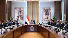 رئيس الوزراء يكلف بإقامة معارض دائمة للسلع في جميع المحافظات
