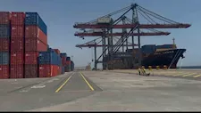 هل أثر زلزال السويس على الملاحة وتداول البضائع بموانئ البحر الأحمر؟