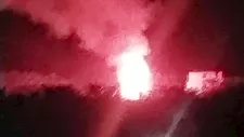 حريق يلتهم مزارع نخيل بالخارجة وقرار بفصل الكهرباء عن الأحياء المجاورة -فيديو 