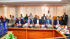 وزير العمل يسلم عقودًا لذوي الهمم بمطروح (صور)