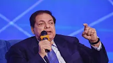 أبو العينين: المعلمين والتلاميذ بينضفوا المدارس واحنا بنحط راسنا في الرمل