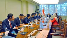 وزير التعليم العالي يبحث توظيف الذكاء الاصطناعي في تطوير أداء الجامعات 