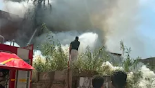 أنقذوا المدرسة المجاورة.. السيطرة على حريق هائل اندلع بأرض فضاء في المنوفية