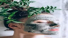 أغرب طرق التجميل عبر التاريخ.. أبرزها روث الحيوانات