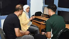صور.. استمرار الإقبال على معامل التنسيق الإلكتروني بجامعة عين شمس