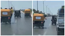 خرجوا من النوافذ ورقصوا.. فيديو لثلاثة سائقي "توك توك" يثير غضب أهالي الشرقية