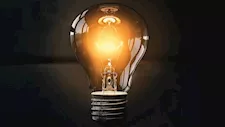 المصباح الكهربائي .. قصة الاختراع الذي غير حياة البشر 