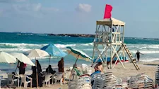 حظر نزول البحر.. 4 تحذيرات عاجلة لرواد شواطئ الإسكندرية- صور