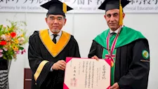 صور.. جامعة هيروشيما تمنح وزير التربية والتعليم الدكتوراه الفخرية