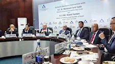 وزير الصناعة يبحث مع غرف التجارة والصناعة الهندية سبل التعاون المشترك