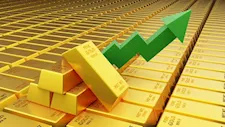 هل يصل الذهب إلى 5000 دولار بنهاية 2026؟ 