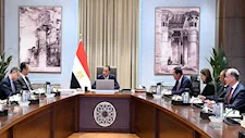 رئيس الوزراء يلتقي رئيس سيسكو لبحث تعزيز التعاون في الذكاء الاصطناعي