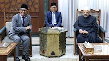 شيخ الأزهر يبحث تعزيز التعاون مع السفير الإندونيسي بالقاهرة