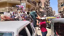 أصابوا 3 موظفين.. عمال مقهى يعتدون على أعضاء حملة إشغالات بالمنيا 