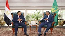 محافظ القليوبية يبحث مع رئيس "نهضة مصر" آلية عمل استباقية لنظافة شبرا والخصوص