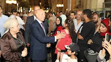 قوة مصر الناعمة.. محافظ القاهرة يتابع فعاليات "شارع الفن" بشارع الشريفين