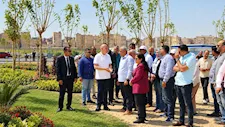 "تخضير القاهرة".. المحافظ يتابع تشجير السيدة نفيسة وشرق مدينة نصر