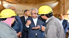 وزير الإنتاج الحربي يتابع انتظام الإنتاج بـ"أبو زعبل للكيماويات"