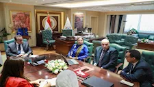 وزير الصحة يبحث تطوير التعليم والتخصصات الجامعية الجديدة مع "المجلس الوطني"