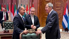 وزير الخارجية يلتقي نظيريه الروسي والإيراني لبحث تطورات المنطقة