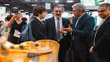 وزير السياحة يستقبل نظيره الفرنسي بالجناح المصري في معرض باريس