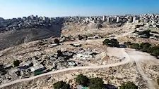 دون احترام للجثامين تحت الأنقاض.. جرافات إسرائيلية تسوّي مناطق في غزة بالأرض