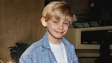 بالصور- كيف تغيرت ملامح ماكولي كولكين طفل "Home Alone"؟