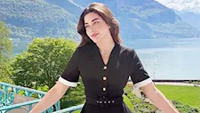يارا السكري تخطف الأنظار بإطلالة رسمية أنيقة في قمة الإعلام العربي