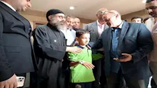 بعد حادث أتوبيس المدرسة.. وكيل تعليم سوهاج يطمئن على الطلاب بالمستشفى - صور