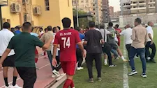 بالصور.. خناقة شوارع في مباراة طنطا والنصر بدوري المحترفين