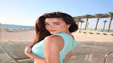 بالصور.. يارا السكري تؤدي مناسك العمرة