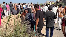 "وقعت بيهم في الترعة".. مصرع سائق وإنقاذ سيدتين بعد انقلاب "تمناية" بالبحيرة
