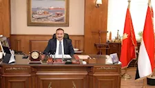 حشرات وحمّام مفتوح على البار.. غلق مطعم بقرية سياحية شهيرة في بورسعيد