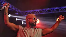 أحمد سعد ينشر صورا من أحدث حفلاته ويعلق: كان يوم جميل أوي   
