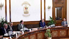 رئيس الوزراء يتابع خطة تطوير الاتصالات والتحول الرقمي في مصر