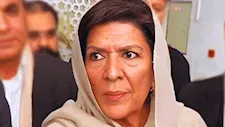 الشرطة الباكستانية تعتقل شقيقة عمران خان قبيل مسيرة احتجاجية