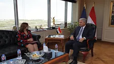 وزير السياحة يلتقي سفيرة مصر الجديدة لدى سنغافورة لتعزيز الترويج السياحي