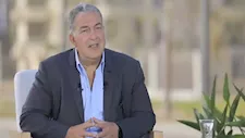 "القاهرة أصبحت أكثر صعوبة".. ياسين منصور يكشف أسباب الاستثمار غرب العاصمة