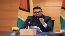 رئيس غيانا يحث فنزويلا على الالتزام بحكم محكمة العدل الدولية بشأن إيسيكويبو