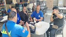 طاقم إسعاف يسلم 540 ألف جنيه لأسرة مصاب في حادث قليوب الزراعي