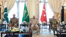 بعد اجتماع الرياض.. رؤساء أركان "اتفاق مكة" يؤكدون تفعيل التعاون الدفاعي لحماية السعودية 