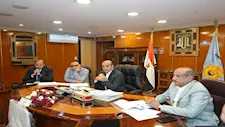 بالصور- محافظ أسيوط يختبر 11 متقدمًا لشغل وظيفتين قياديتين بمديرية الزراعة