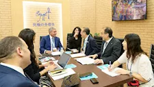 وزير السياحة يبحث تنظيم رحلات تحفيزية للسائحين اليابانيين