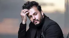نجم ستار ميكر.. المطرب إيساف يغني "يا ليل ابعت سلامي" في أحدث ظهور