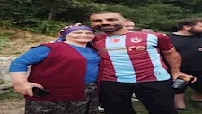 "مرتدية كوفية تحمل صورته".. بطلة إعلان محمد صلاح تخطف الأنظار أمام الأهرامات