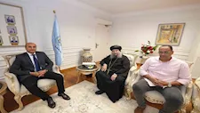 خلال لقائه بالقيادات الكنسية.. محافظ أسيوط يوجه بتسريع توفيق أوضاع الكنائس والمباني الخدمية