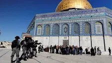 تصعيد على أبواب الأقصى.. إغلاقات بالقدس واقتحامات وطقوس جماعية داخل المسجد